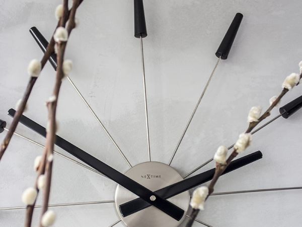 Details of the Black Plug Inn Wall Clock