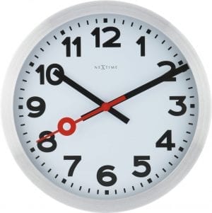 Black numbers and hands, and a clear red second hand, make the Station very clear and easy to read.