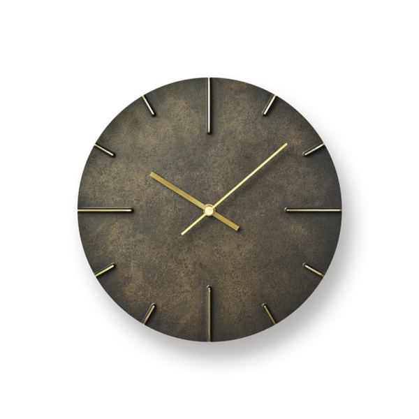 Robust black coloured brass, with polished areas to highlight the details