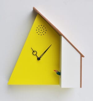The House 78 cuckoo clock in yellow with white cuckoo house and a beech roof. The cuckoo appears from the side of its house, so diffferent from the usual entrance!