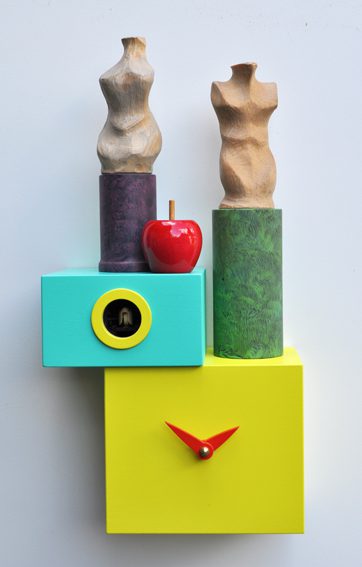 Unusual roma antica cuckoo clock showing iconic statues from Roma in art format