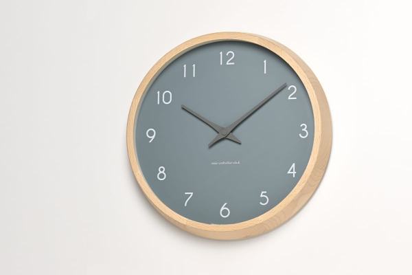 Side view of campagne couleur wall clock