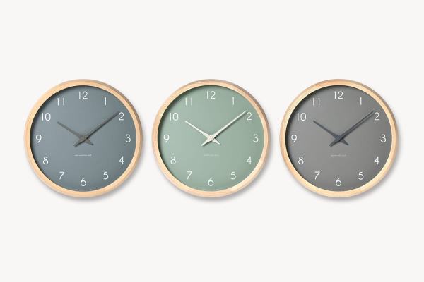 Campagne Couleur wall clock showing 3 colour options